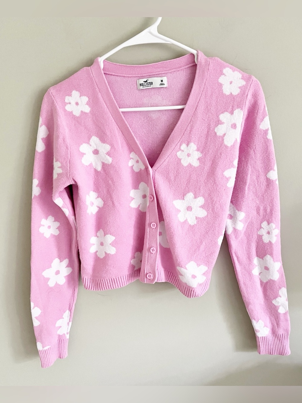 Hollister bubblegum pink flowered V-neck cardigan sweater